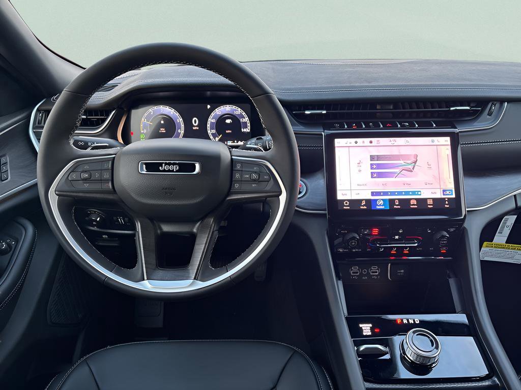 New 2025 Jeep Grand Cherokee Limited image 12