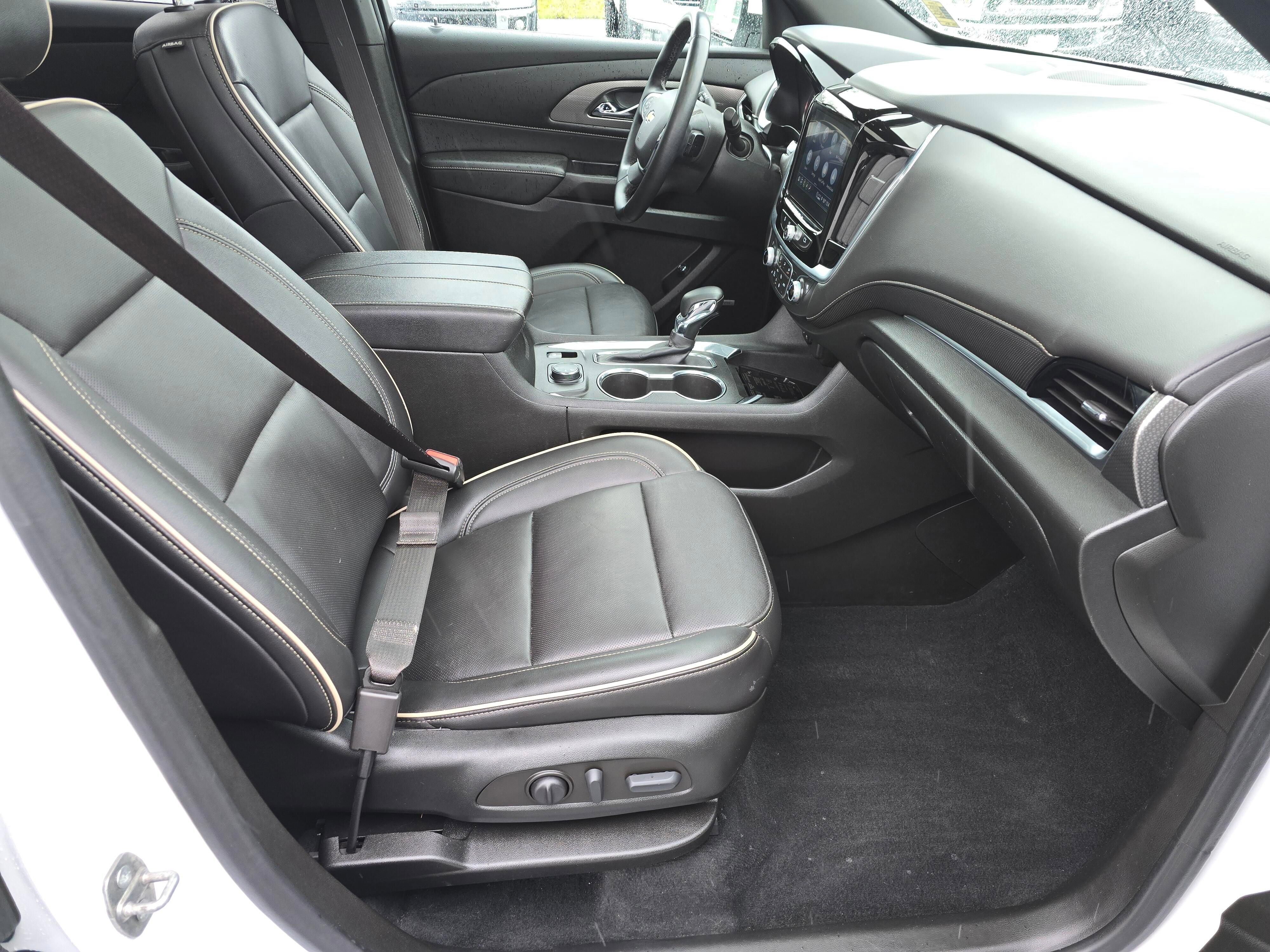 Used 2023 Chevrolet Traverse Premier AWD/4WD image 34
