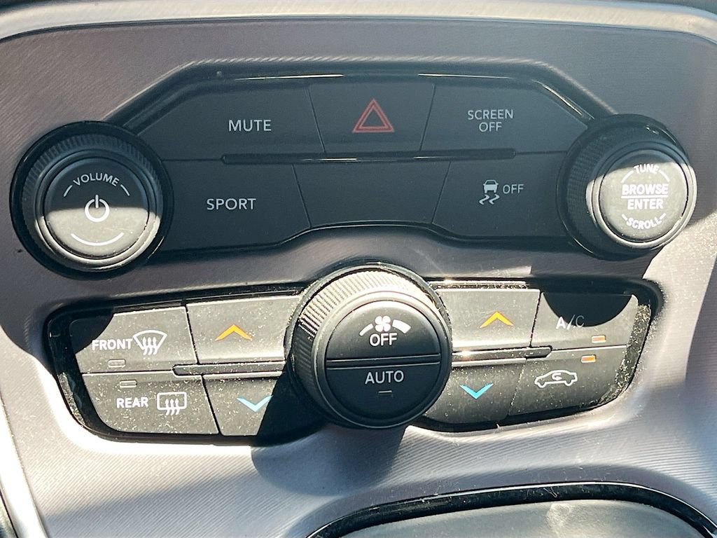 Used 2022 Dodge Challenger SXT RWD image 15