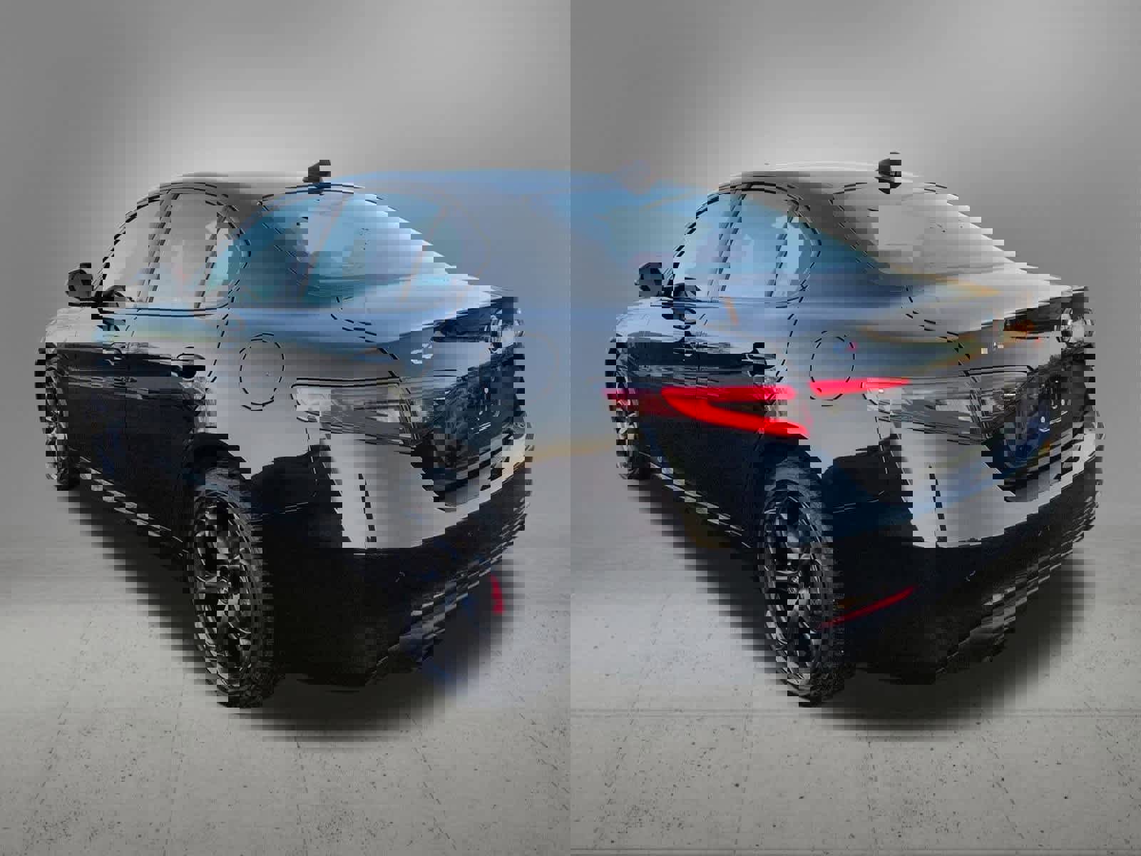 Used 2024 Alfa Romeo Giulia Ti w/ Performance Driving Package image 4