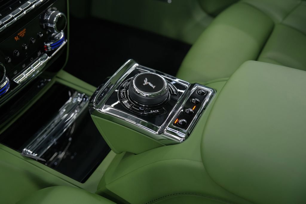 Used 2023 Rolls-Royce Phantom Sedan w/ The Phantom Package RWD image 37