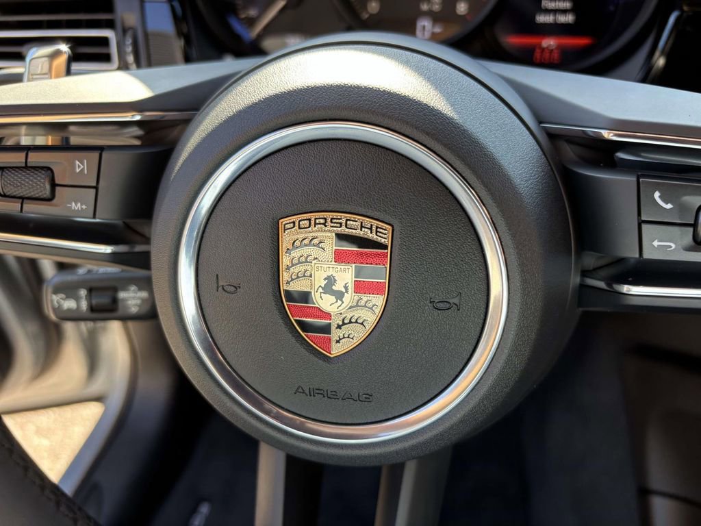 Certified 2025 Porsche Macan image 29
