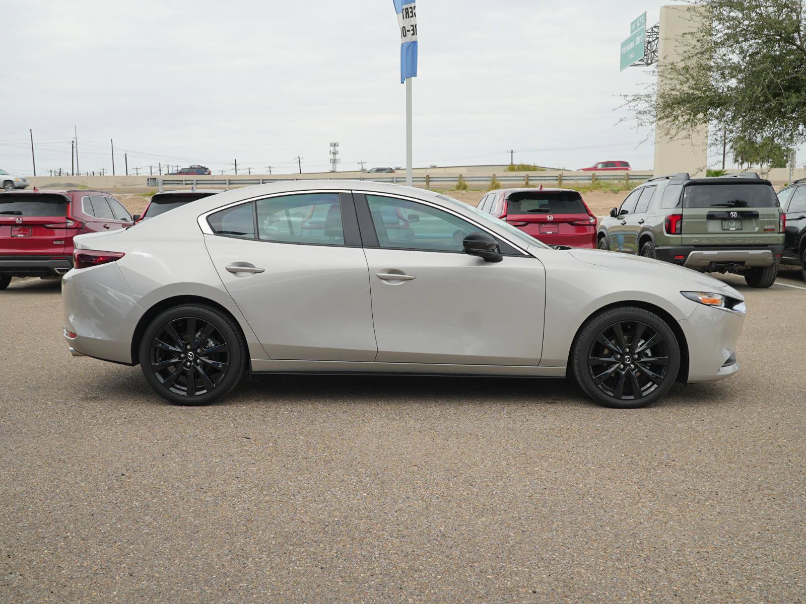 Used 2024 MAZDA MAZDA3 s image 4
