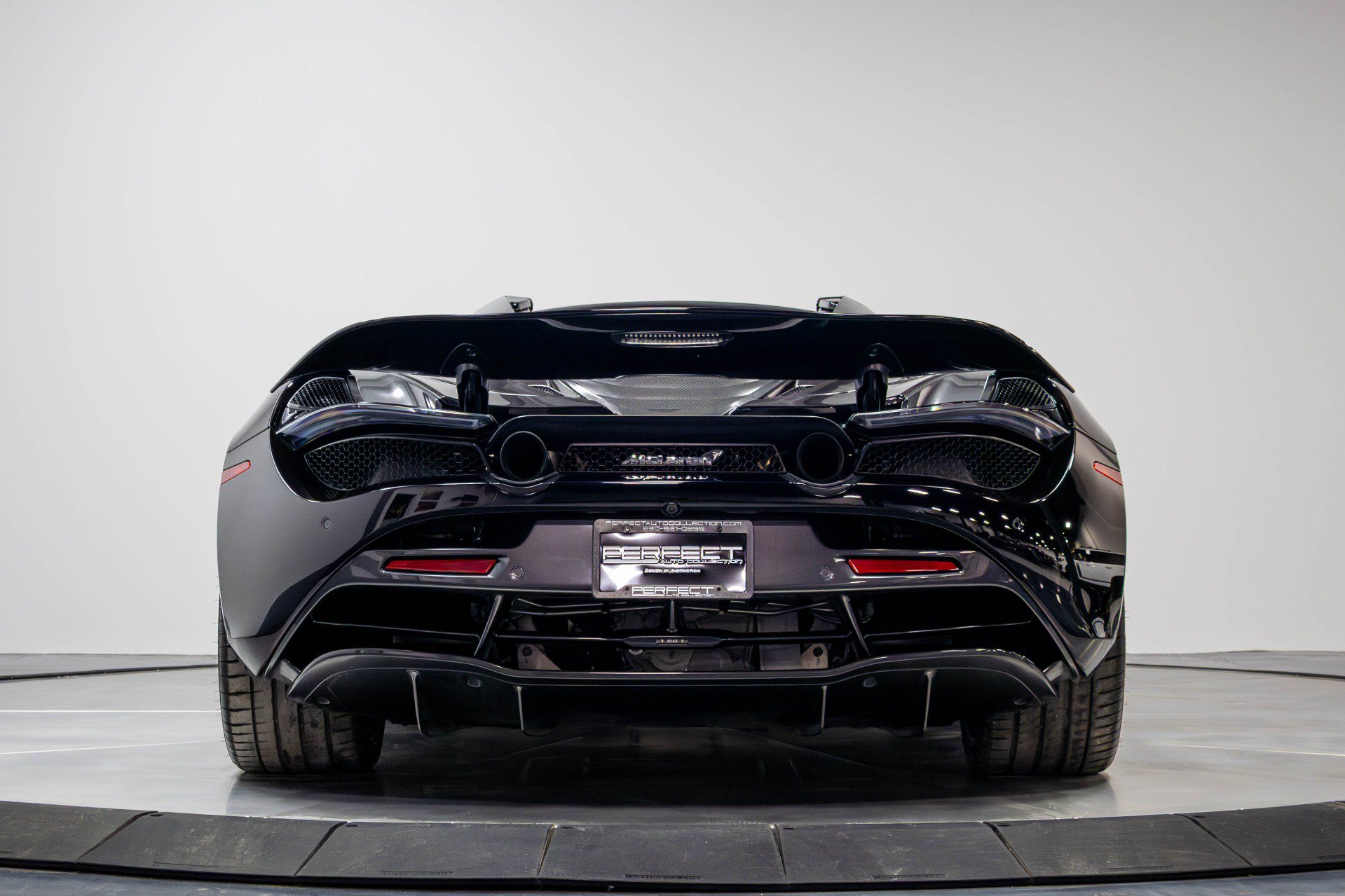 Used 2019 McLaren 720S Luxury RWD image 34