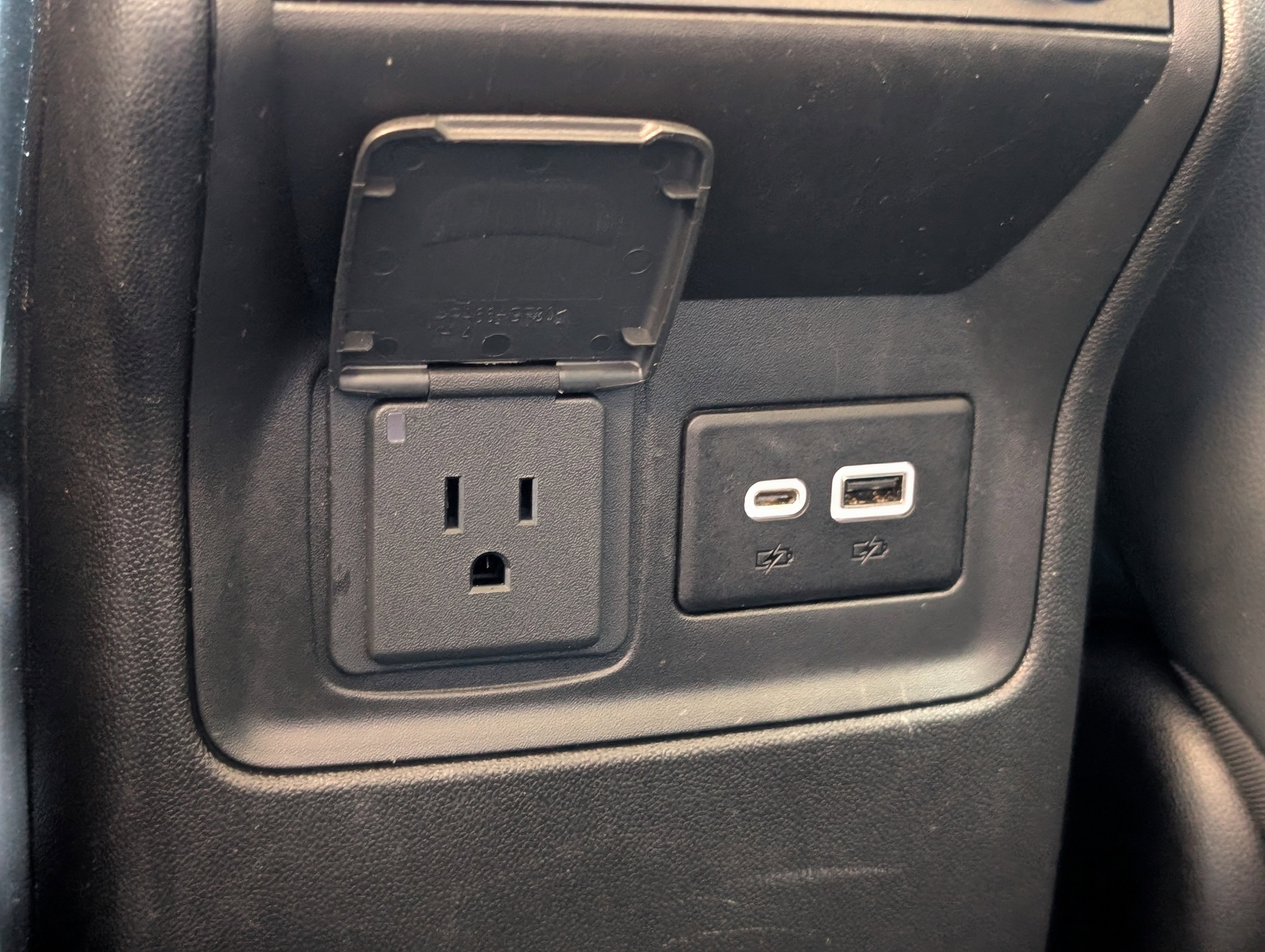 Used 2022 GMC Acadia Denali w/ Trailering Package image 41