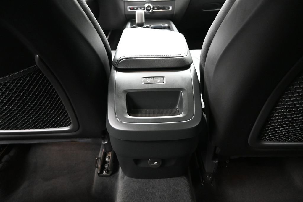 Used 2025 Volvo XC60 B5 Plus w/ Climate Package AWD/4WD image 15
