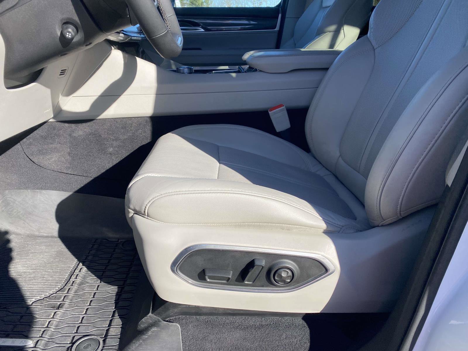 Certified 2024 Jeep Wagoneer 4WD w/ Convenience Group I image 24