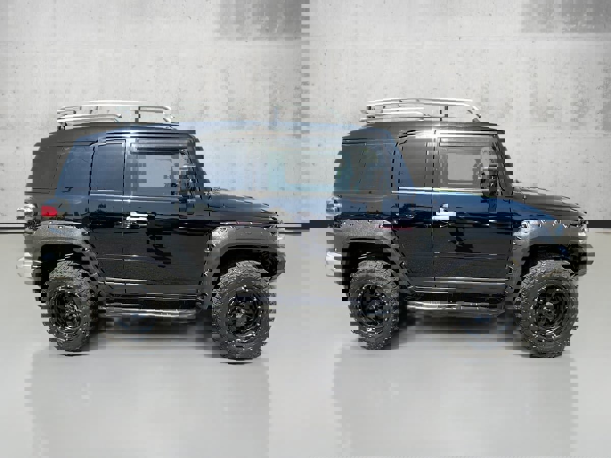 Used 2013 Toyota FJ Cruiser 4WD image 8