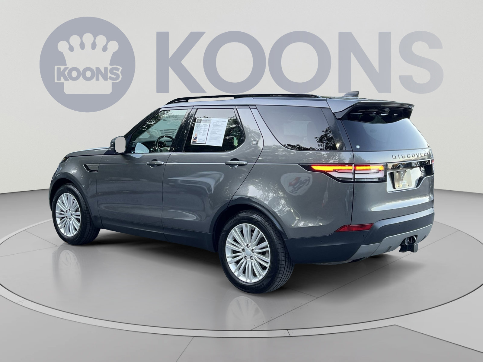 Used 2019 Land Rover Discovery SE AWD/4WD image 8