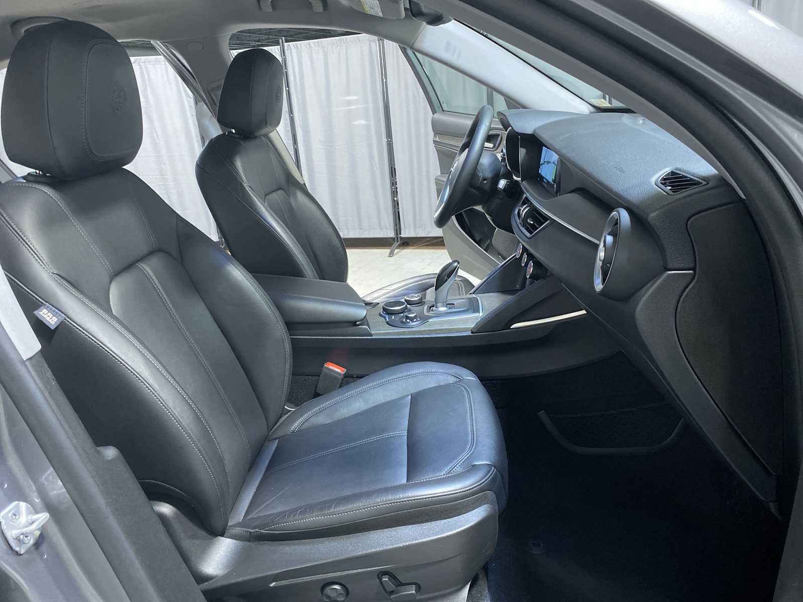 Used 2019 Alfa Romeo Stelvio Ti AWD/4WD image 14