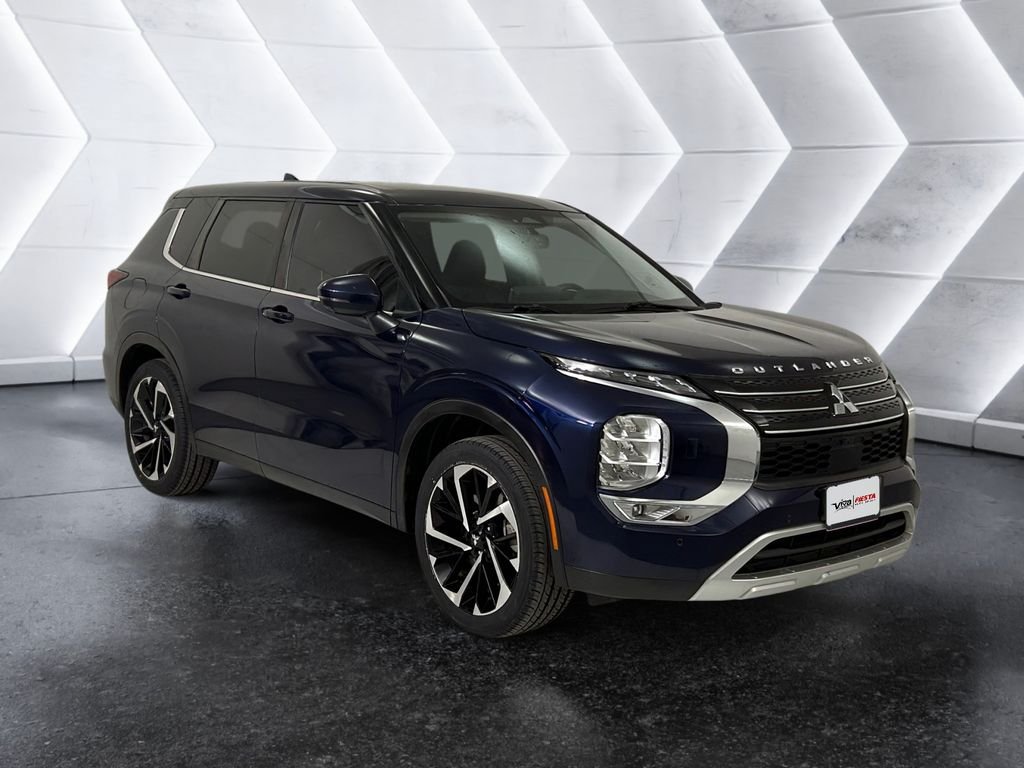 Used 2024 Mitsubishi Outlander SE