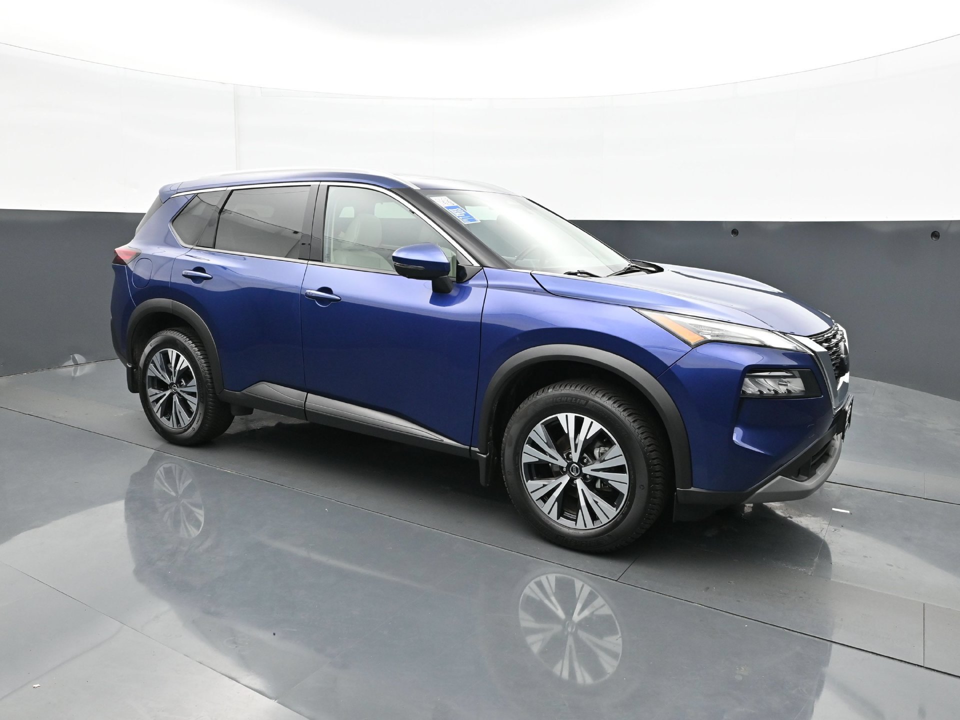 Used 2021 Nissan Rogue SV w/ Premium Package AWD/4WD image 9