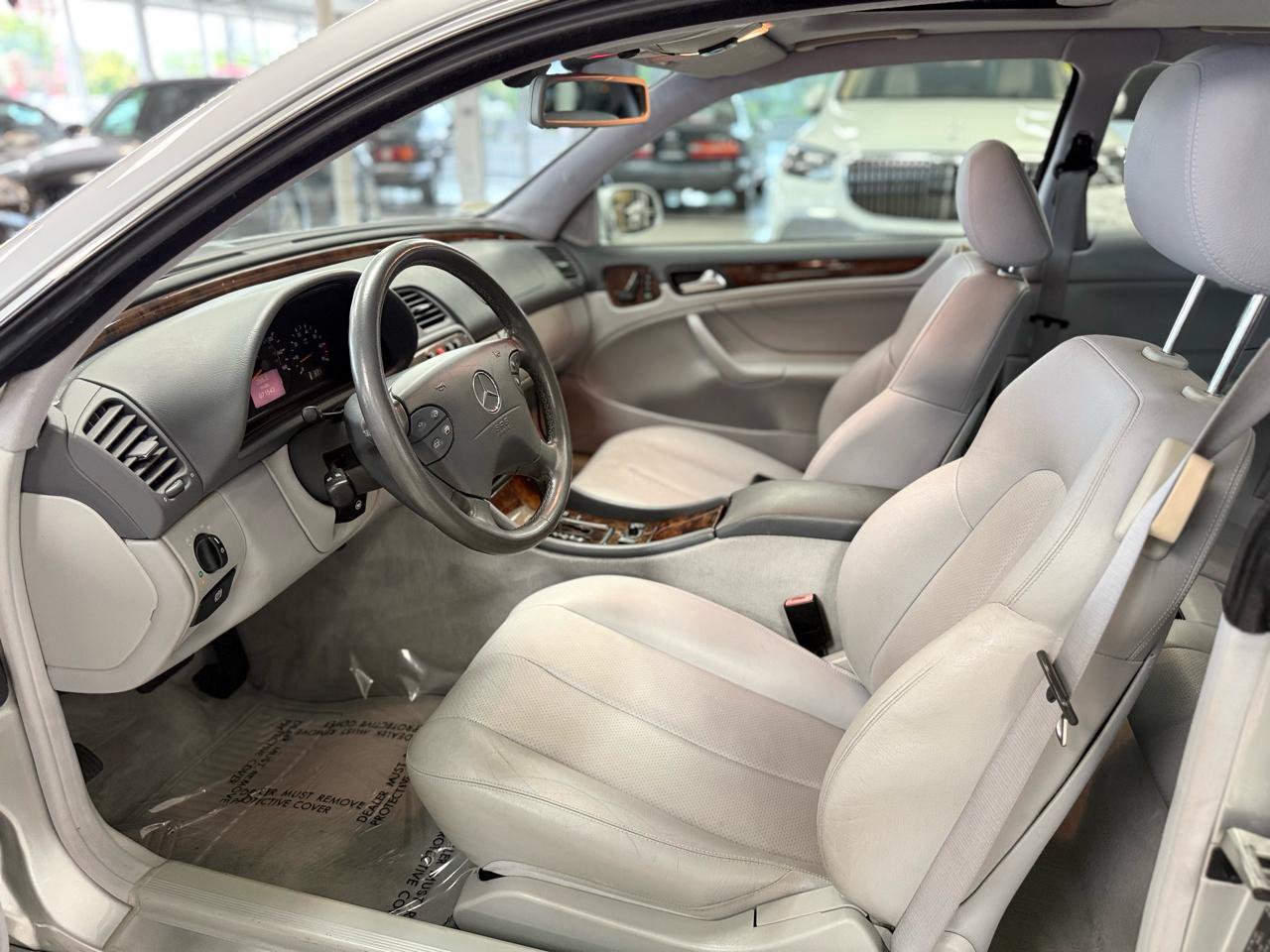 Used 2001 Mercedes-Benz CLK 320 Coupe image 9