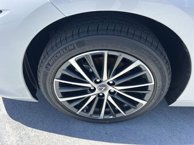 New 2024 Lexus ES 350 w/ Premium Package image 10