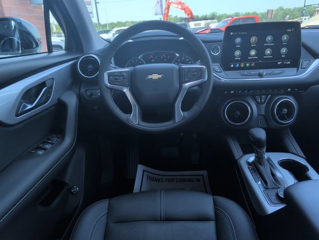 Used 2024 Chevrolet Blazer LT w/ Midnight/Sport Edition FWD image 2