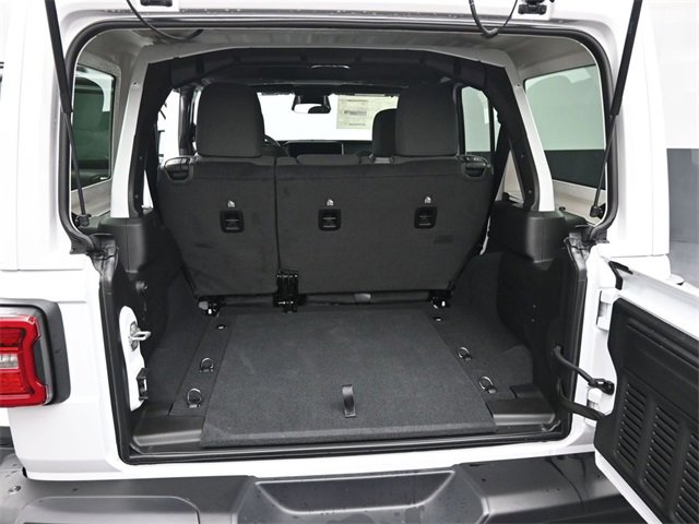 New 2026 Jeep Wrangler Unlimited Rubicon w/ Steel Bumper Group image 19