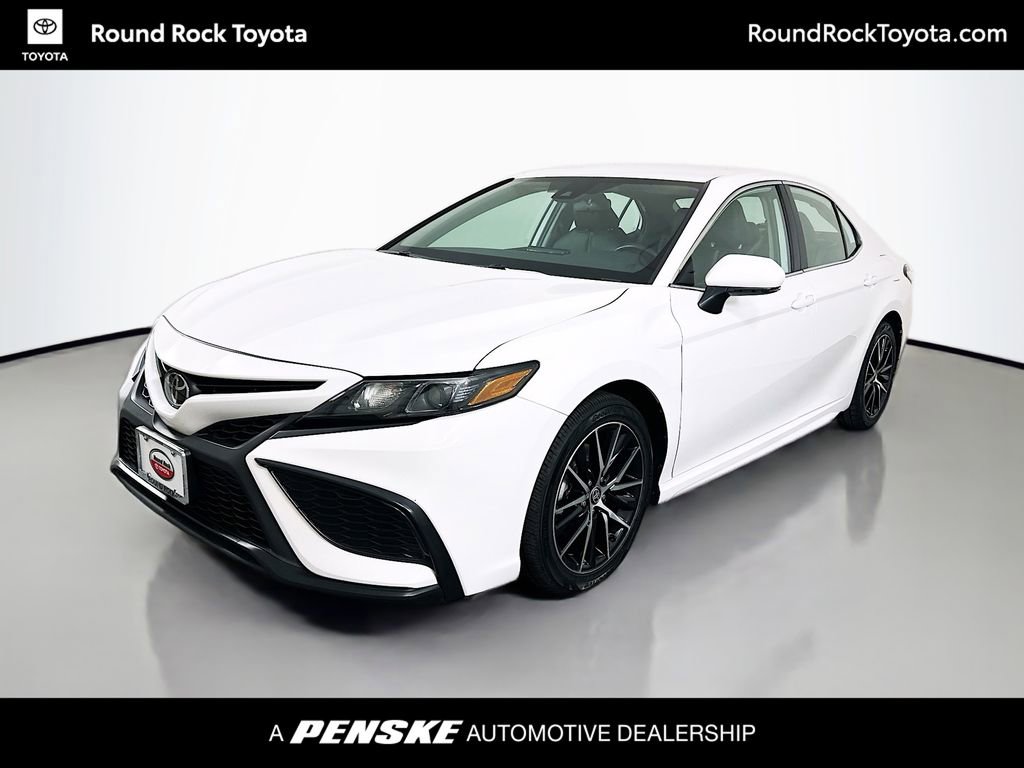 Certified 2024 Toyota Camry SE FWD image 1