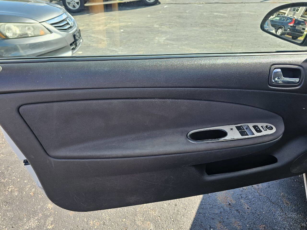 Used 2009 Chevrolet Cobalt LT image 11