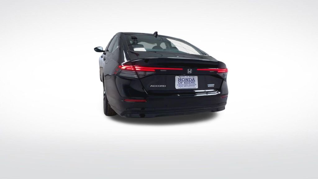 Used 2024 Honda Accord Touring image 7