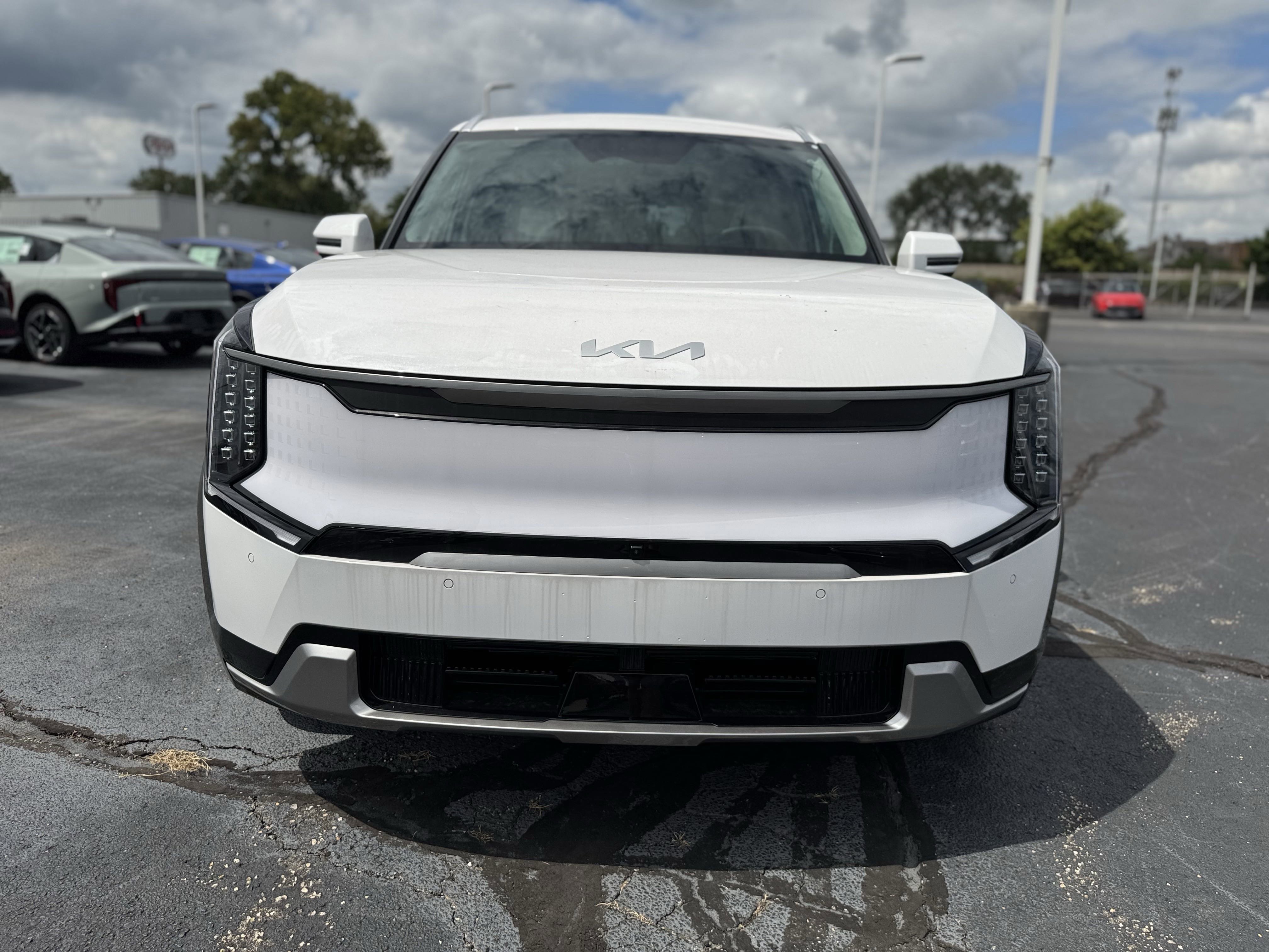 New 2026 Kia EV9 Land image 9