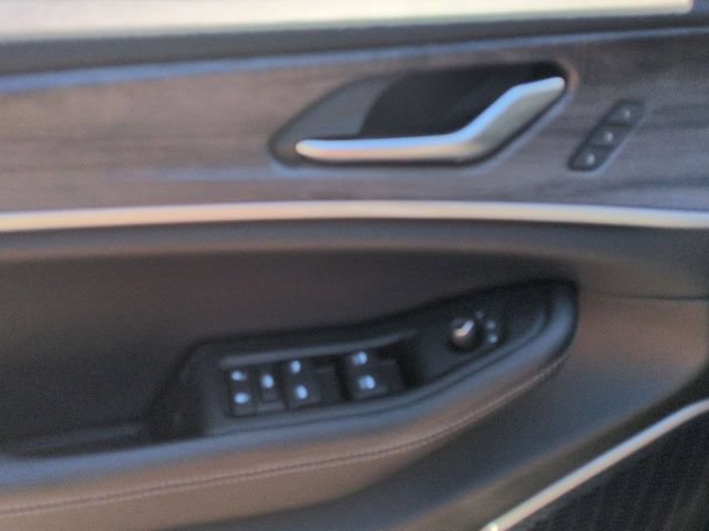 Used 2024 Jeep Grand Cherokee Limited 4xe AWD/4WD image 13