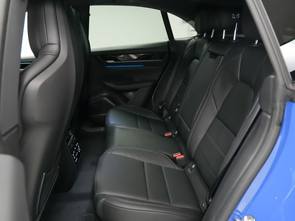 New 2026 Porsche Macan 4 Electric image 30