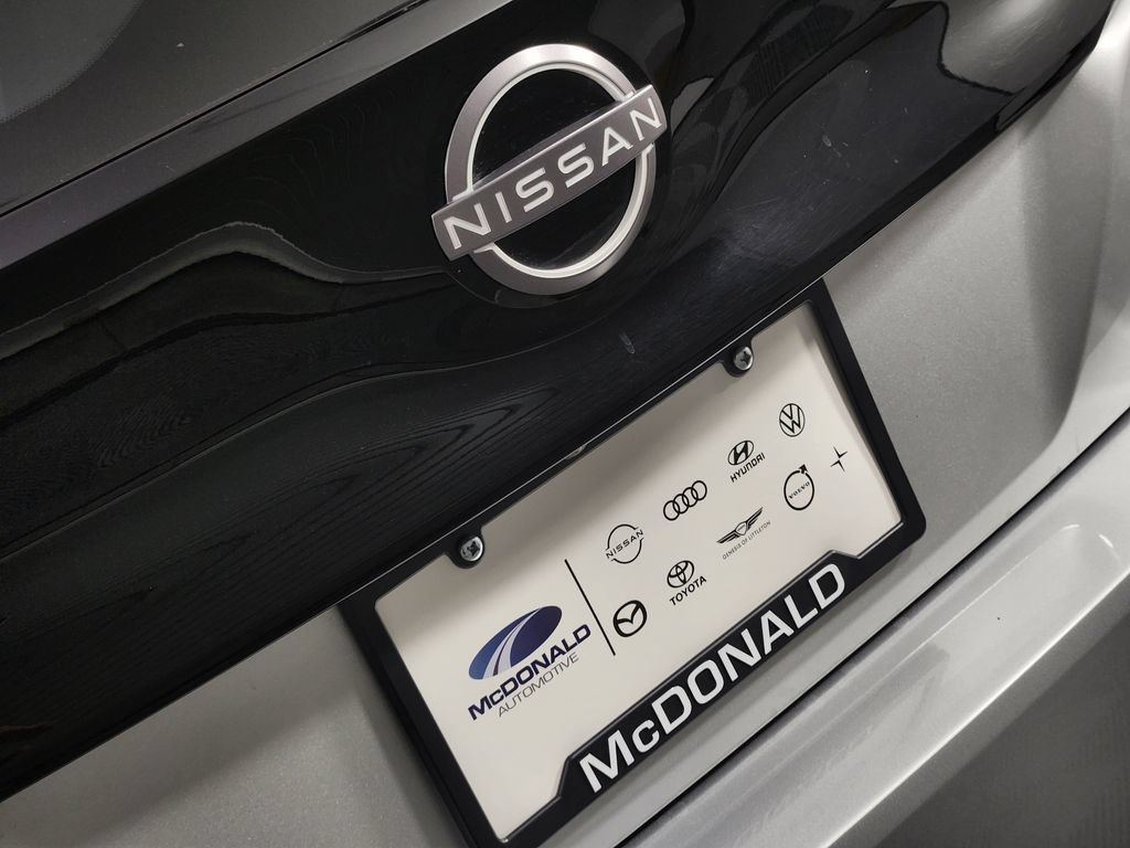 Used 2025 Nissan Leaf S FWD image 9