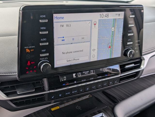 Used 2024 Toyota Sienna Limited image 23