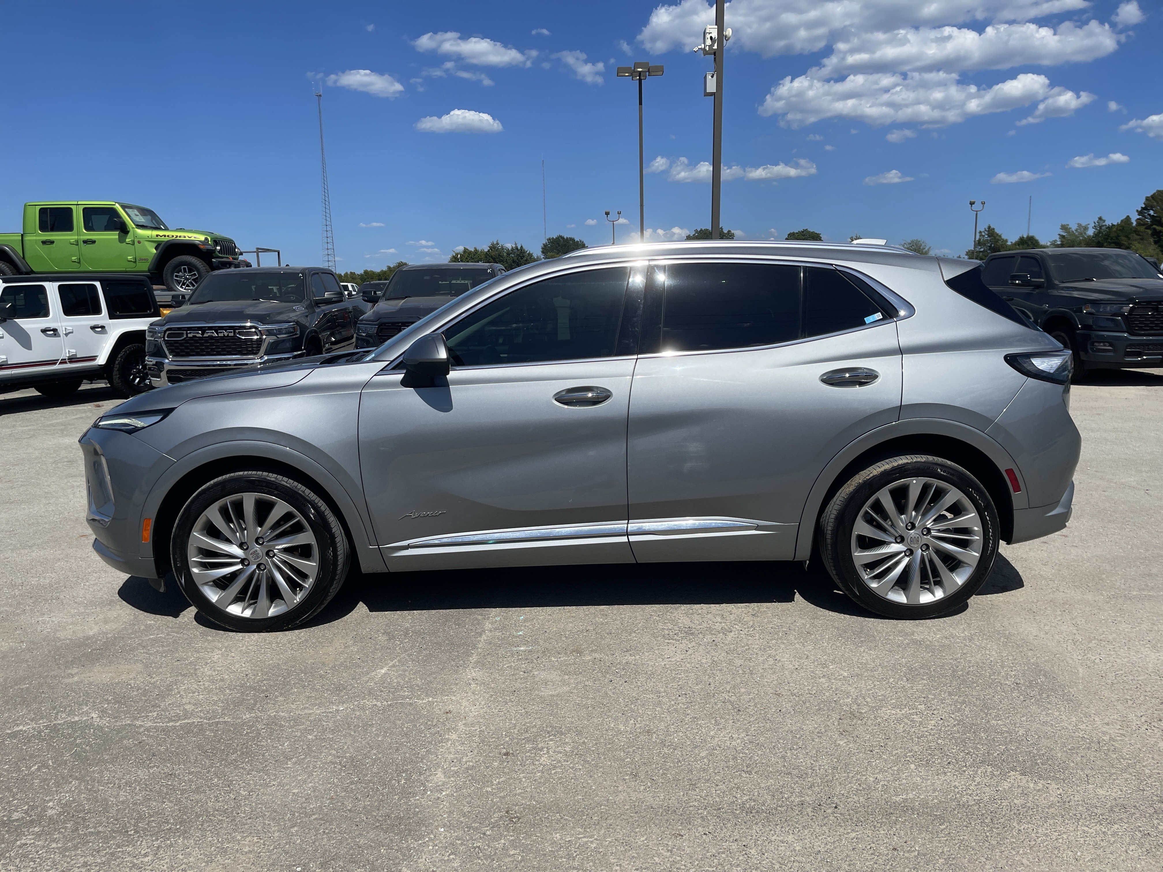 Used 2024 Buick Envision Avenir AWD/4WD image 8