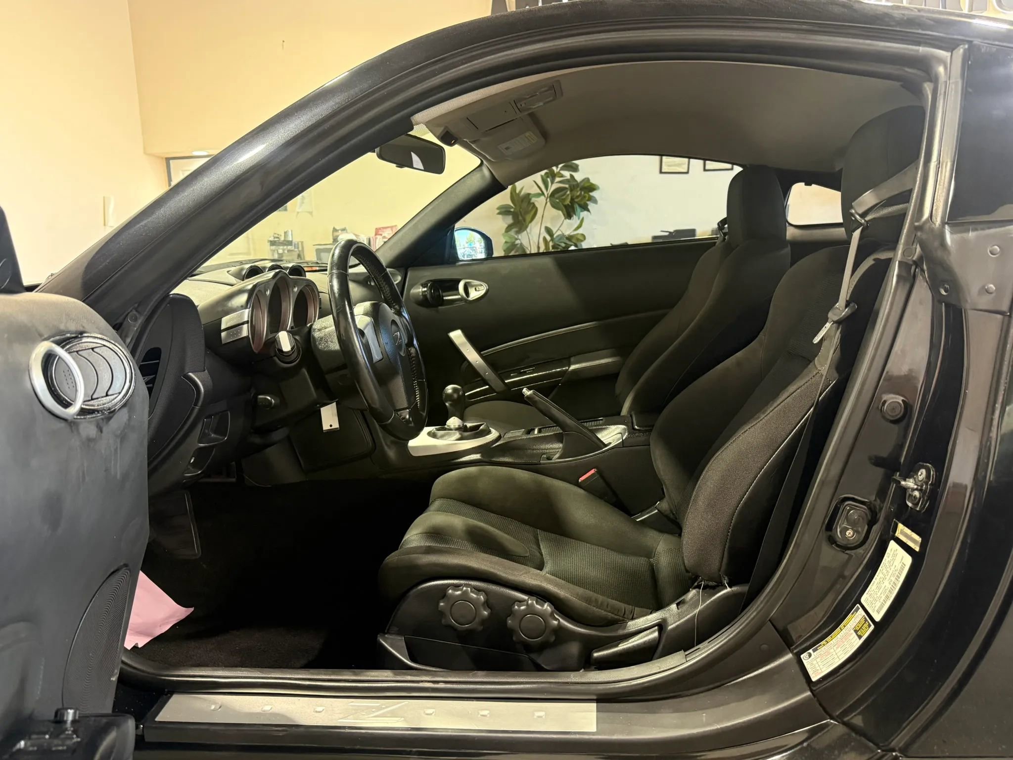 Used 2008 Nissan 350Z Coupe w/ Aerodynamics Pkg RWD image 12