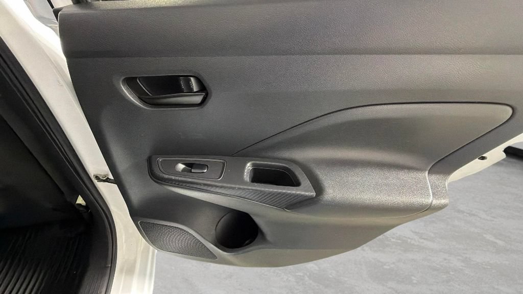 Used 2020 Nissan Versa S FWD image 31