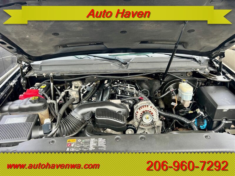 Used 2013 Chevrolet Suburban LT w/ Suspension Package, Off-Road AWD/4WD image 12