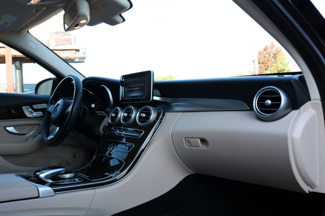 Used 2015 Mercedes-Benz C 300 4MATIC Sedan image 41