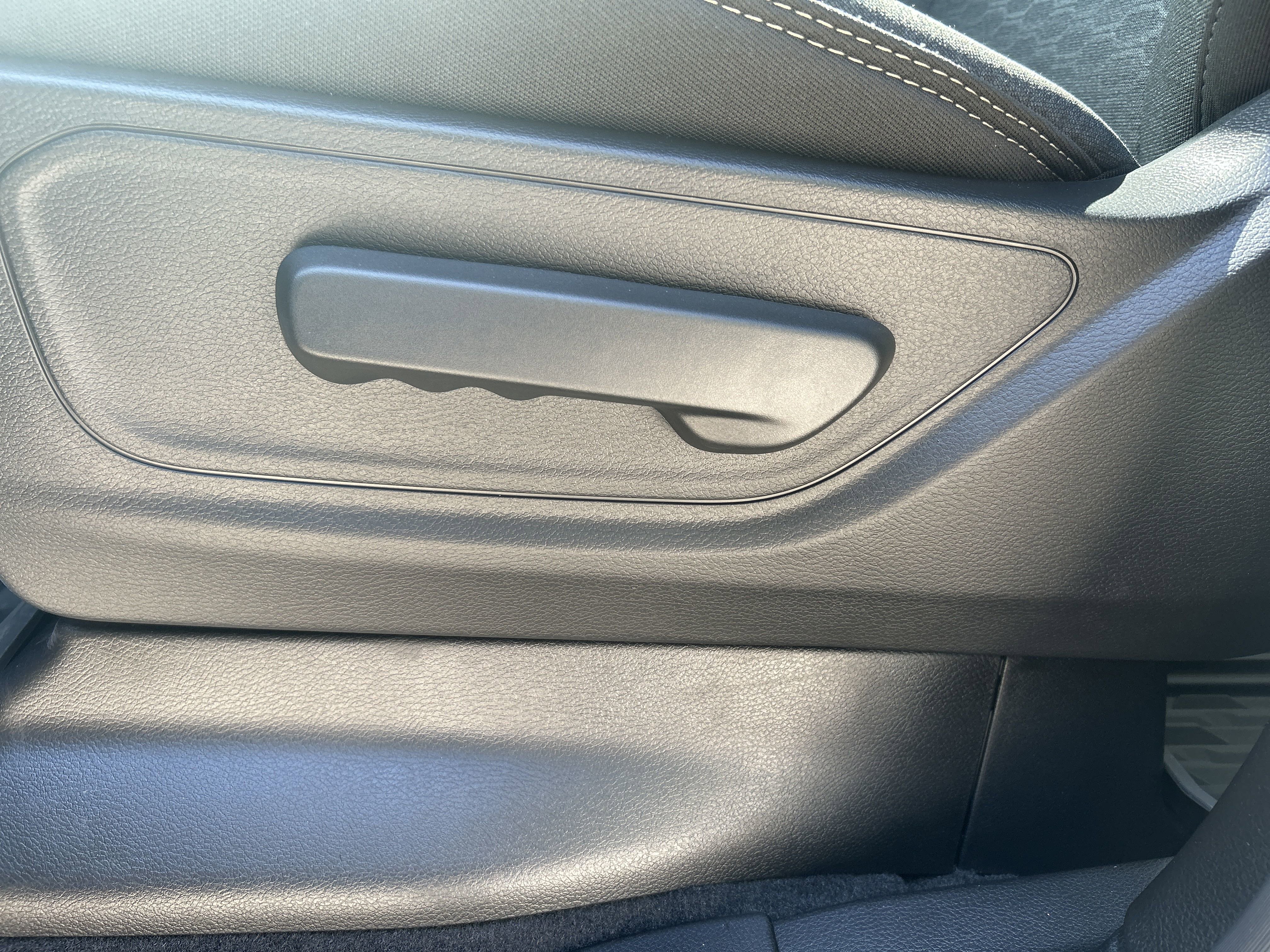 New 2026 RAM 1500 Classic Warlock image 12