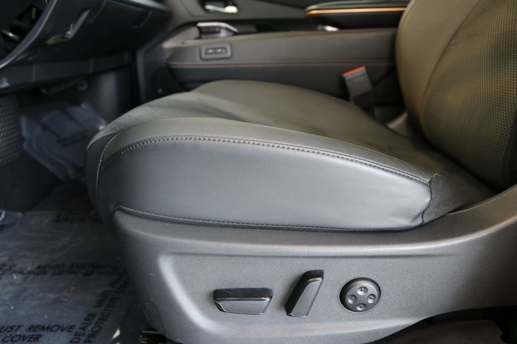 Used 2023 Nissan Ariya AWD image 16