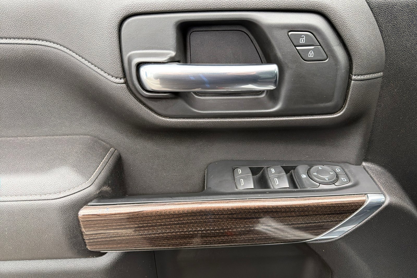 Used 2023 Chevrolet Silverado 3500 LT w/ Convenience Package image 8