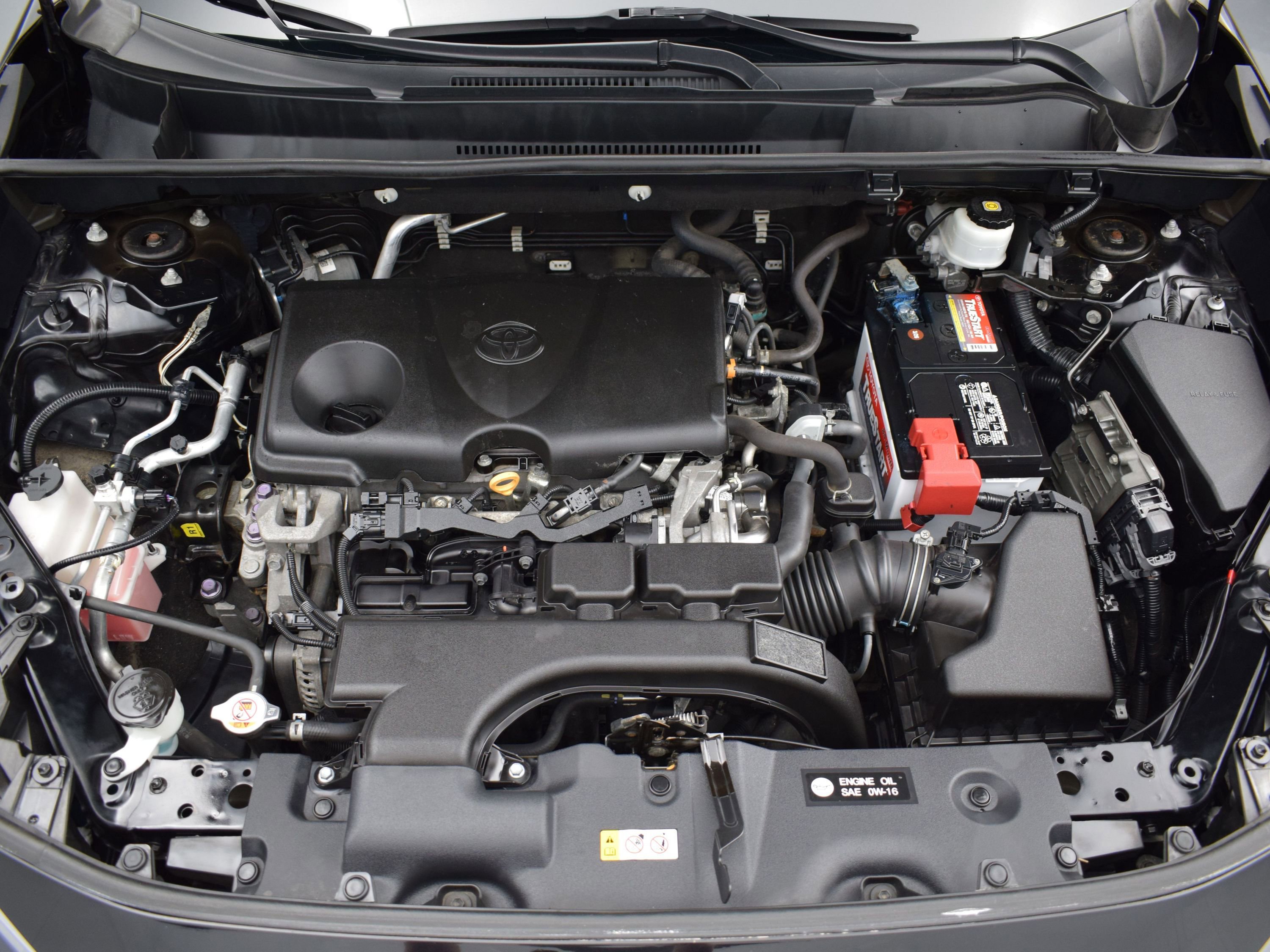 Used 2021 Toyota RAV4 LE AWD/4WD image 9