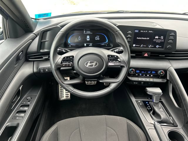 Certified 2025 Hyundai Elantra Sport FWD image 17