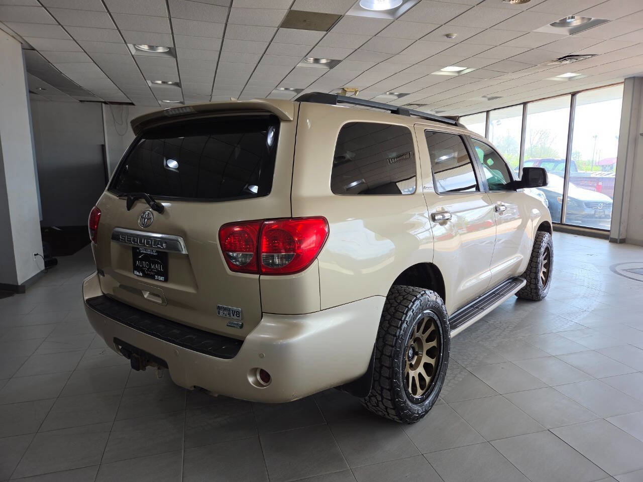 Used 2011 Toyota Sequoia Platinum AWD/4WD image 7