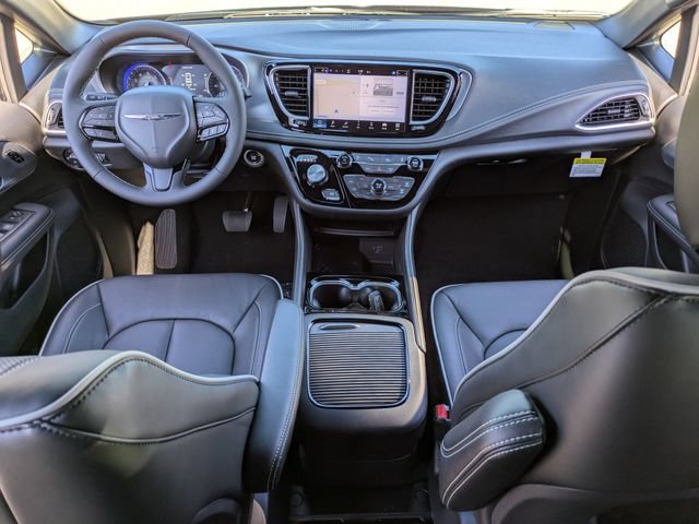 New 2026 Chrysler Pacifica Limited w/ S Appearance Package FWD image 15