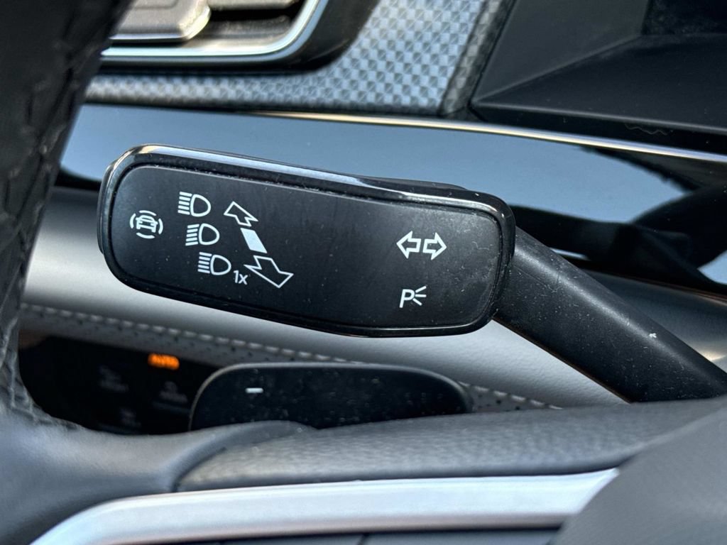 Used 2024 Volkswagen Atlas Peak Edition SEL AWD/4WD image 23