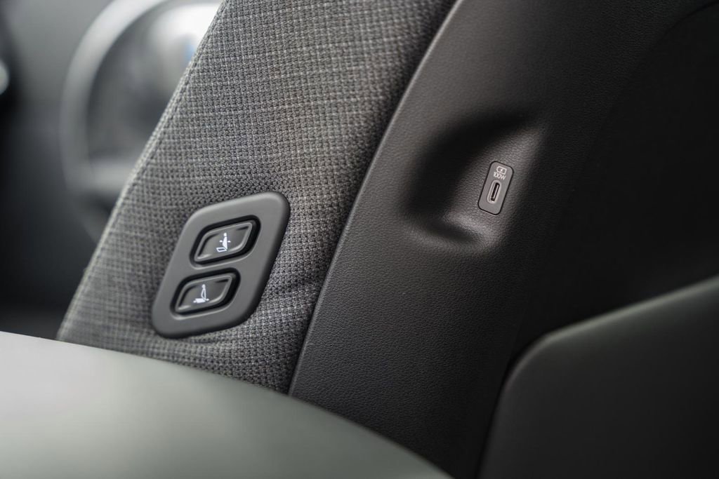 New 2026 Hyundai Ioniq 9 SE image 32