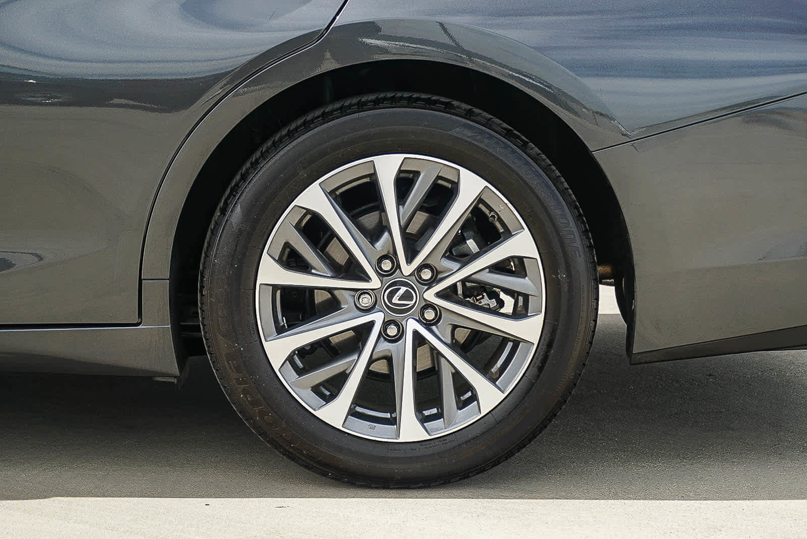 Used 2025 Lexus ES 350 w/ Accessory Package (Z2) FWD image 10