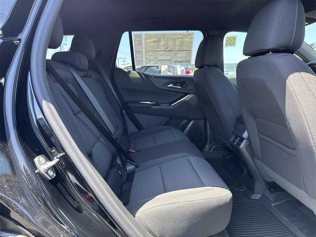 New 2027 Chevrolet Equinox LT w/ LPO, Floor Liner Package FWD image 30