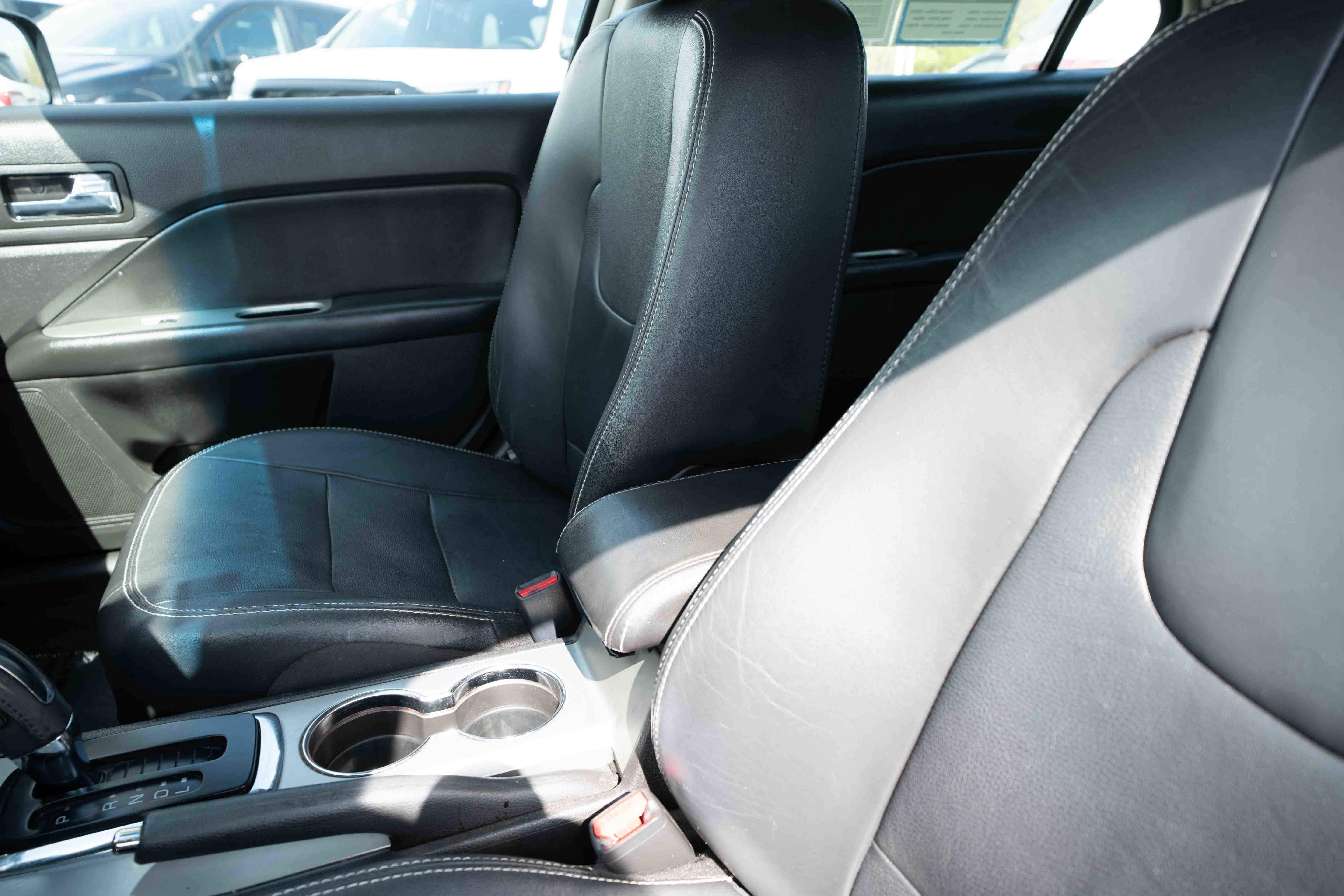 Used 2010 Ford Fusion SEL image 10