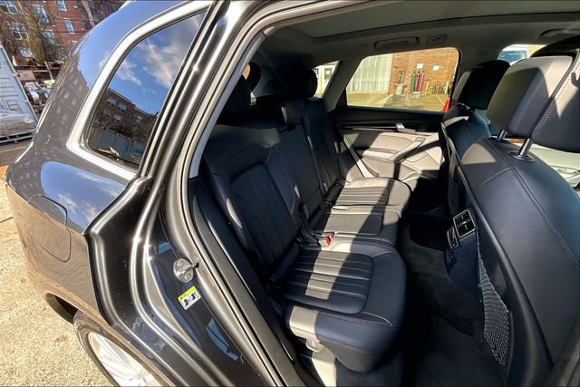 Used 2018 Audi Q5 2.0T Premium Plus w/ Premium Plus Package image 27