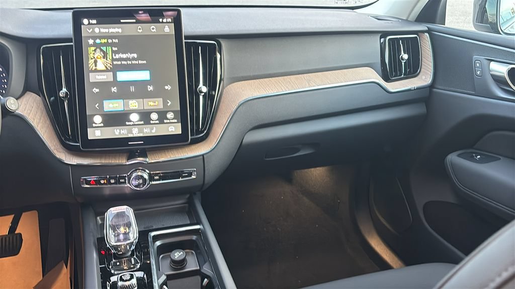 New 2026 Volvo XC60 B5 Plus w/ Protection Package Premier AWD/4WD image 8