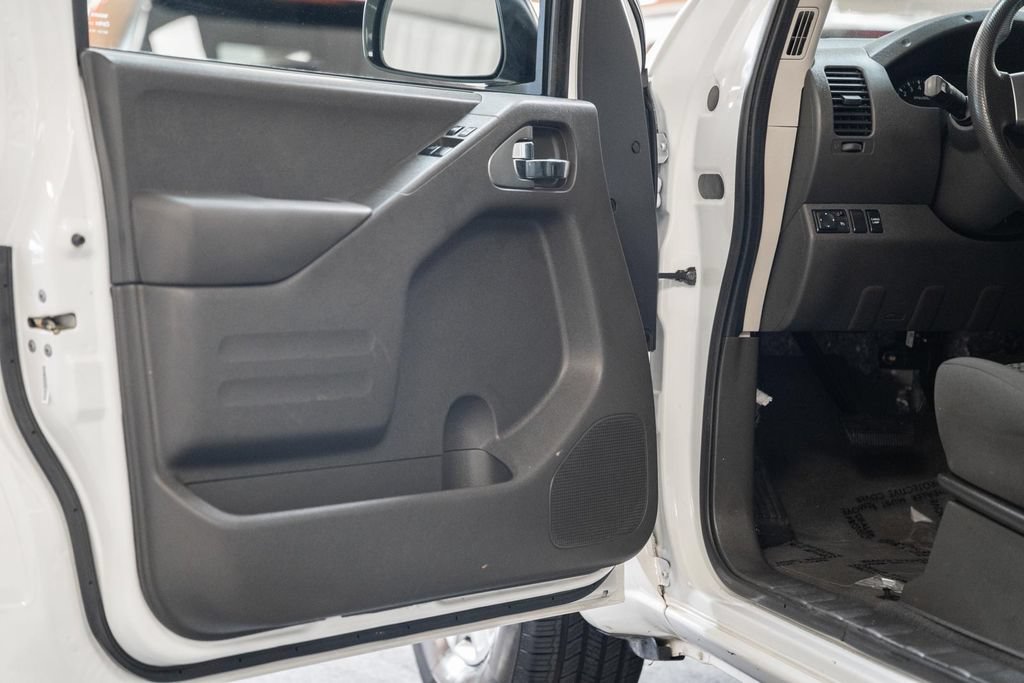 Used 2021 Nissan Frontier SV RWD image 34