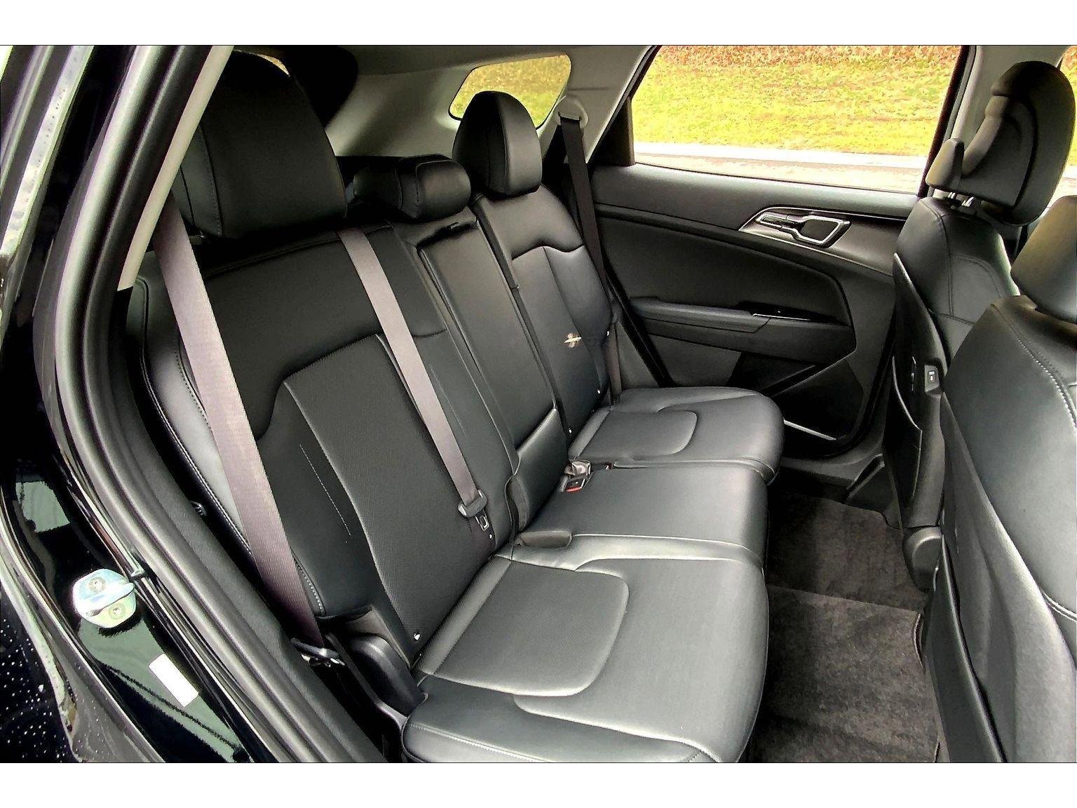 Used 2023 Kia Sportage EX image 24