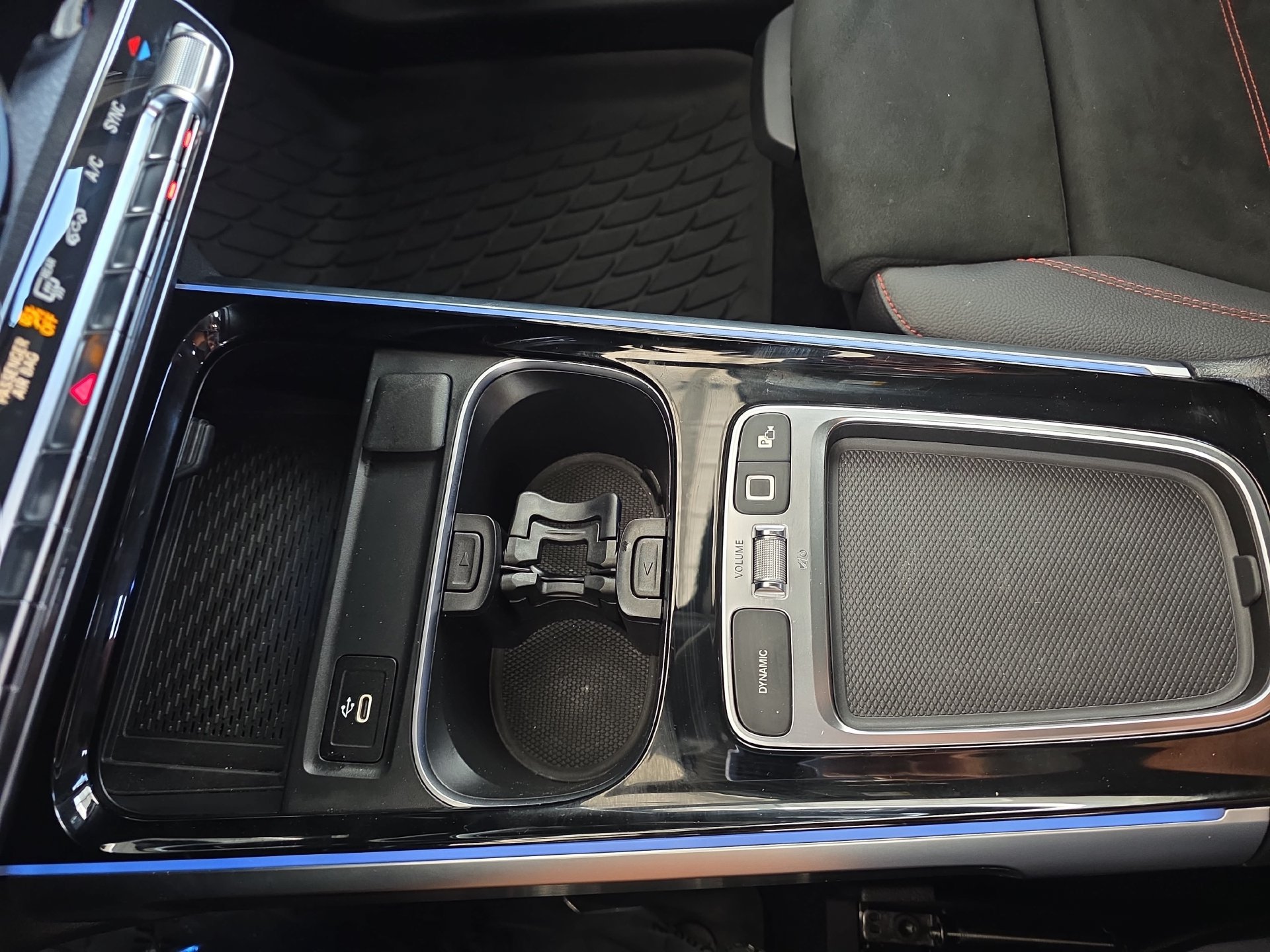 Used 2026 Mercedes-Benz GLB 250 image 25